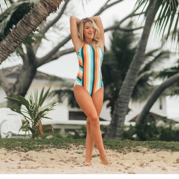 The Gigi one piece swimsuit - Picture 2 of 5